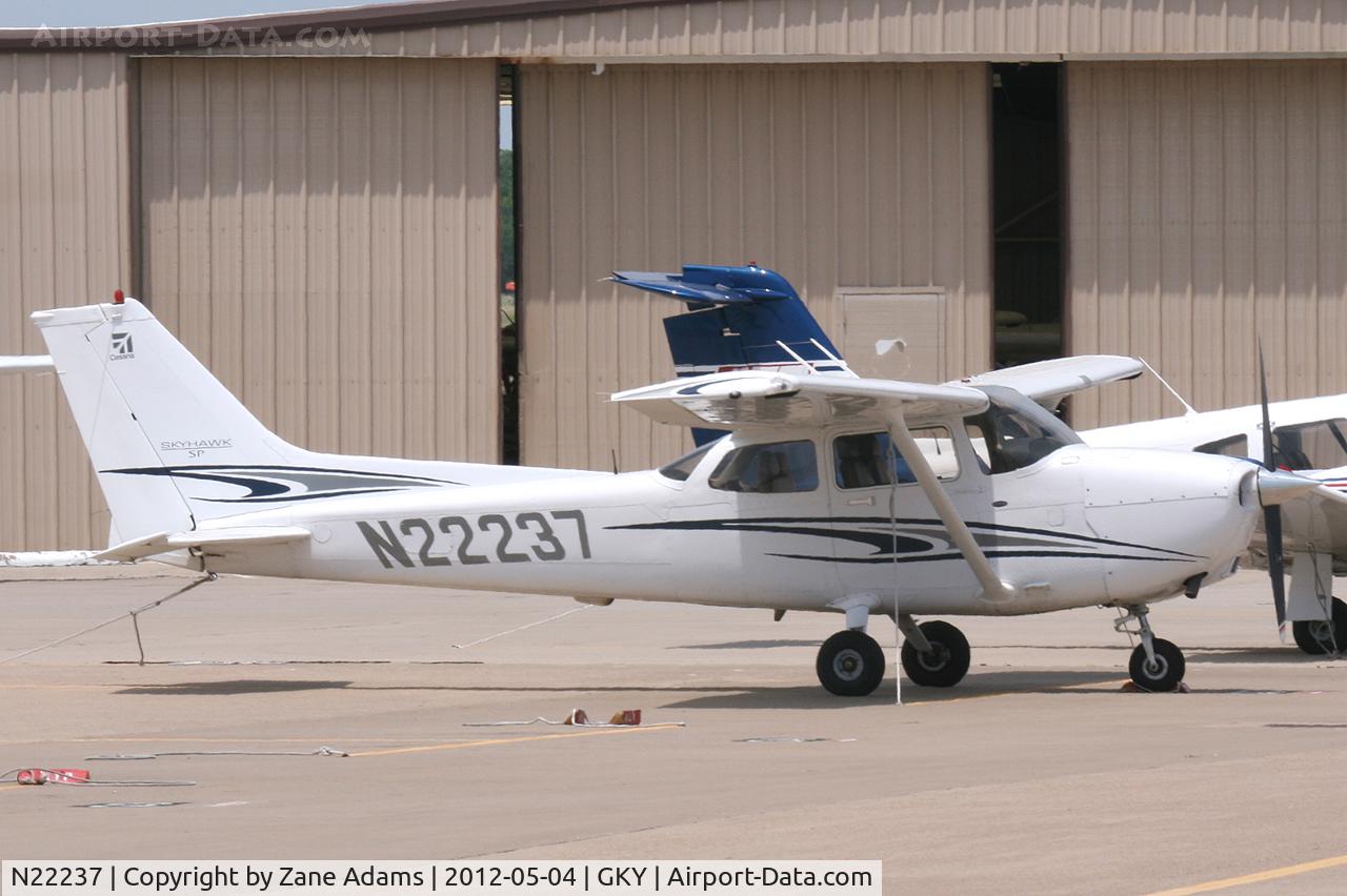 N22237, 2005 Cessna 172S C/N 172S10025, At Arlington Municipal Airport