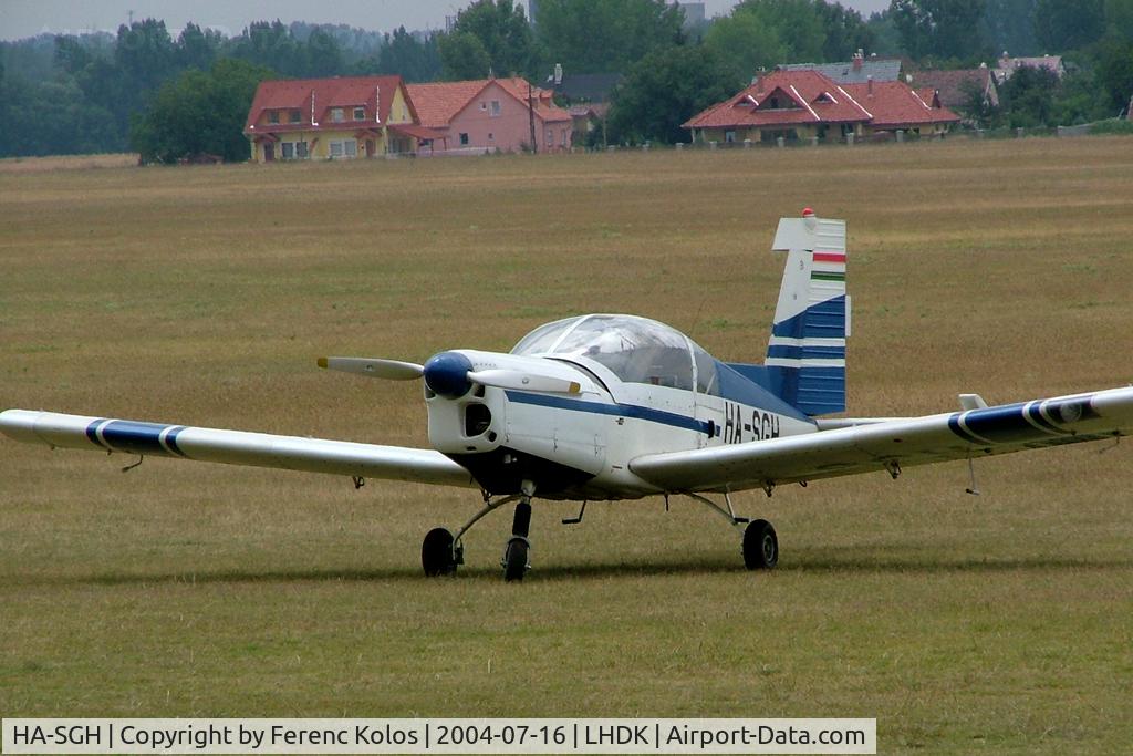 HA-SGH, Zlin Z-142 C/N 0313, Dunakeszi