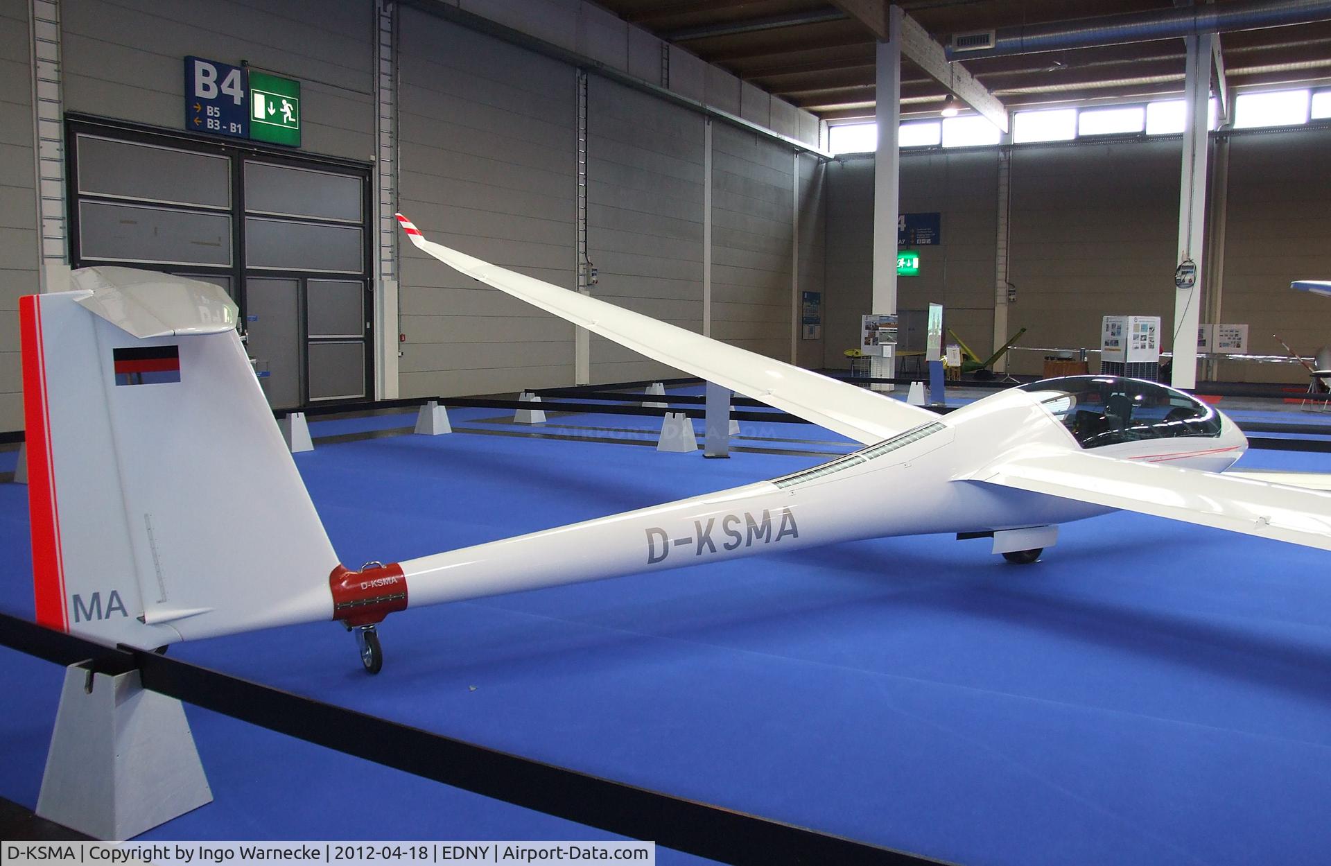 D-KSMA, 2011 Schempp-Hirth Arcus M C/N 7, Schempp-Hirth Arcus M at the AERO 2012, Friedrichshafen