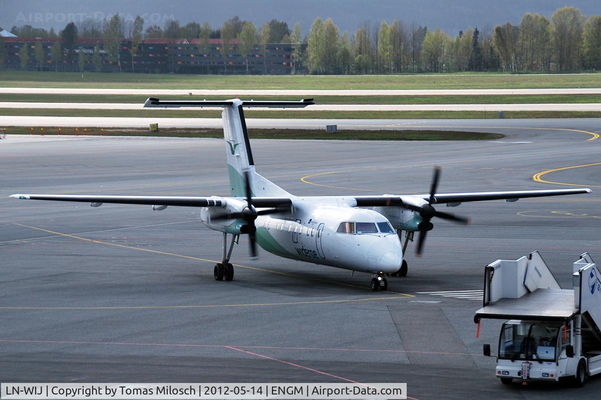 LN-WIJ, 1994 De Havilland Canada DHC-8-103B Dash 8 C/N 386, 