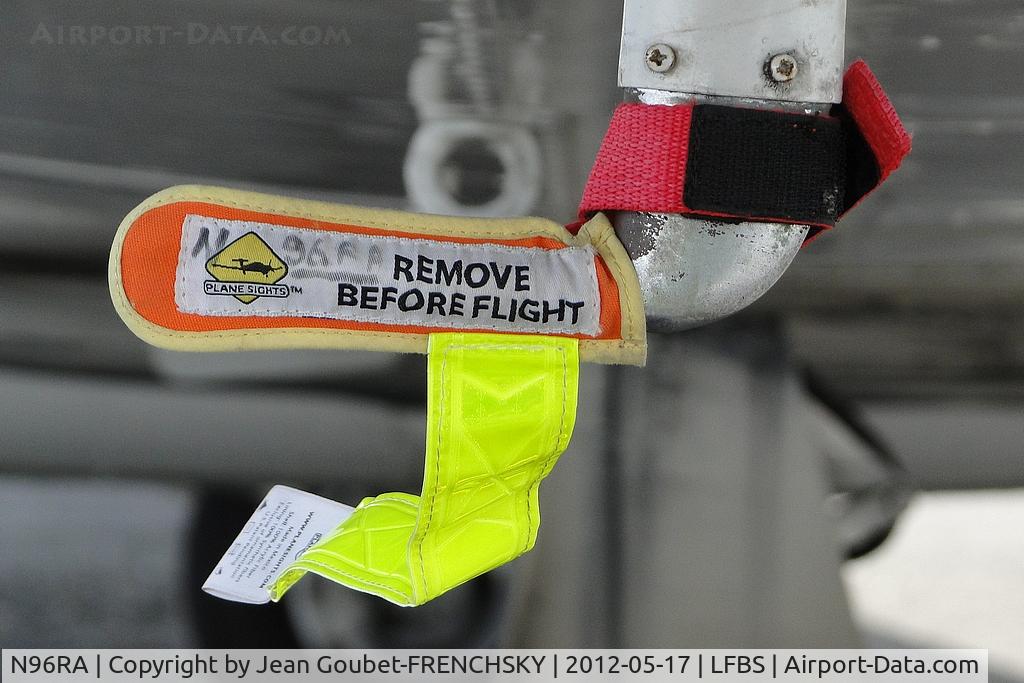 N96RA, 1971 Piper PA-39-160 Twin Comanche C/R C/N 39-86, remove before flight