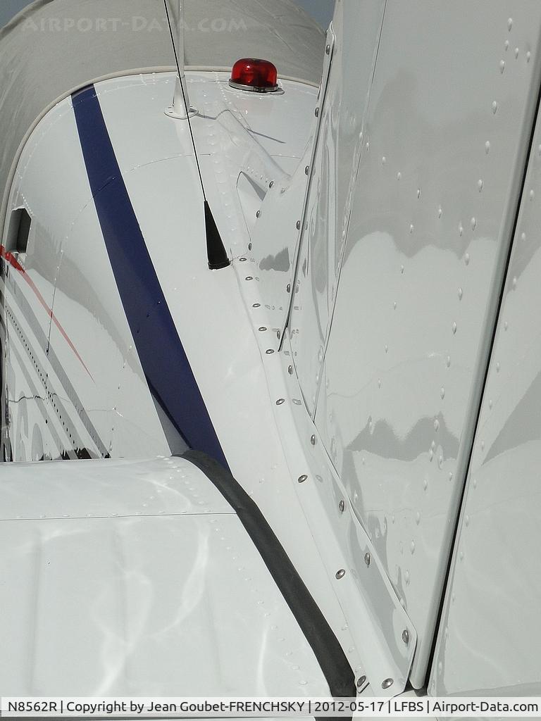 N8562R, 1974 Beech F33A Bonanza C/N CE-534, parking ENAC