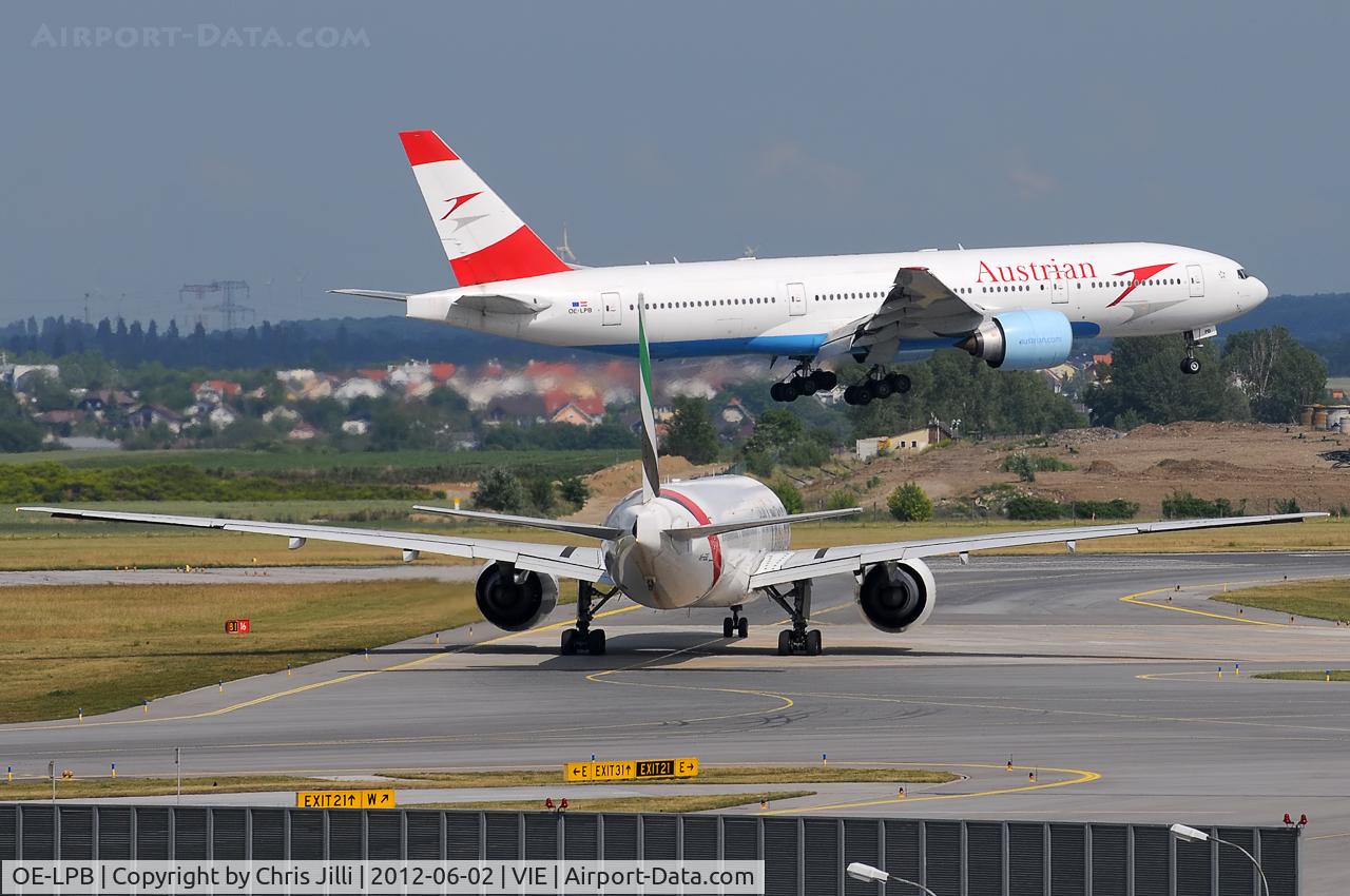 OE-LPB, 1998 Boeing 777-2Z9/ER C/N 28699, Austrian Airlines