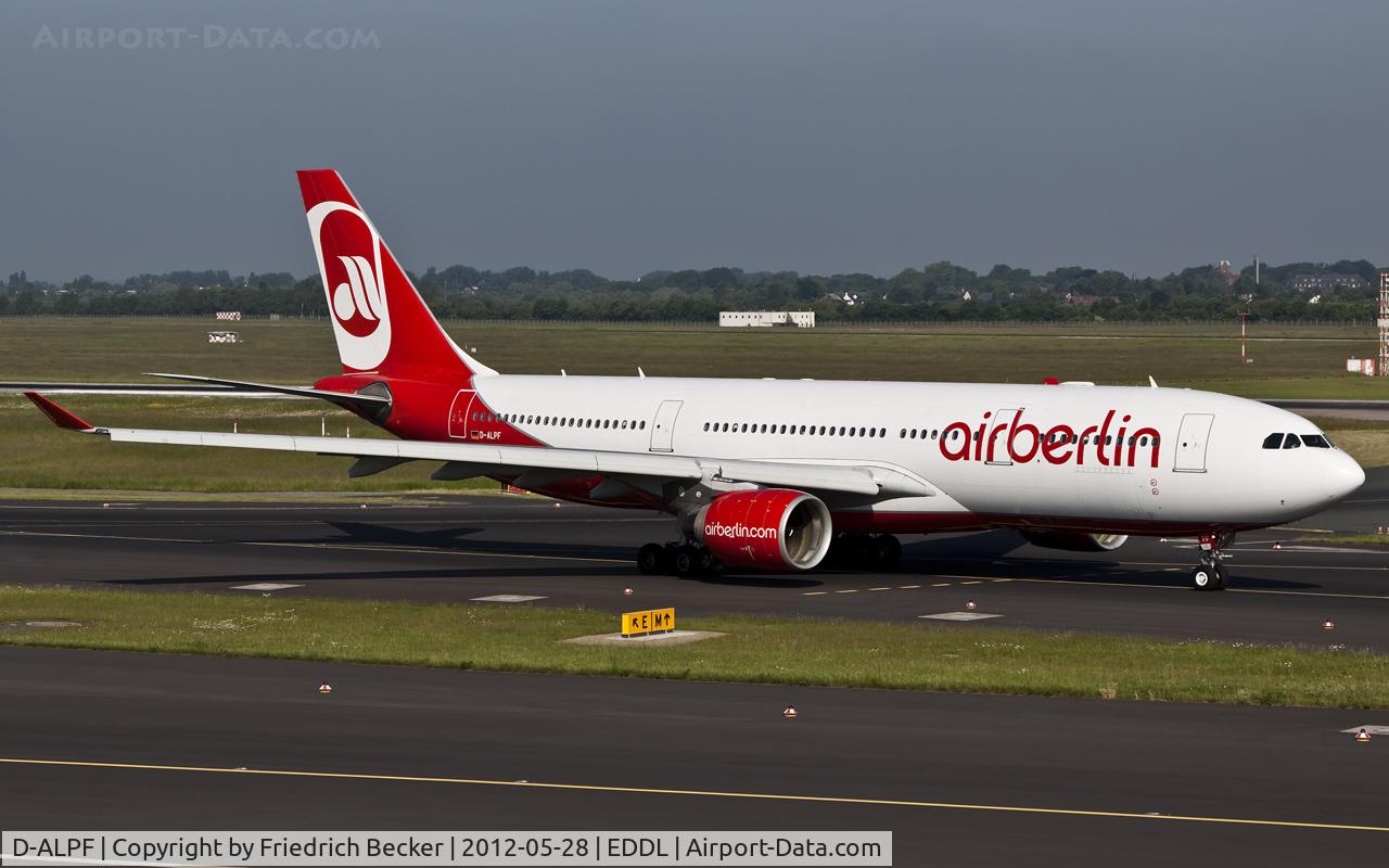 D-ALPF, 2002 Airbus A330-223 C/N 476, taxying to the active