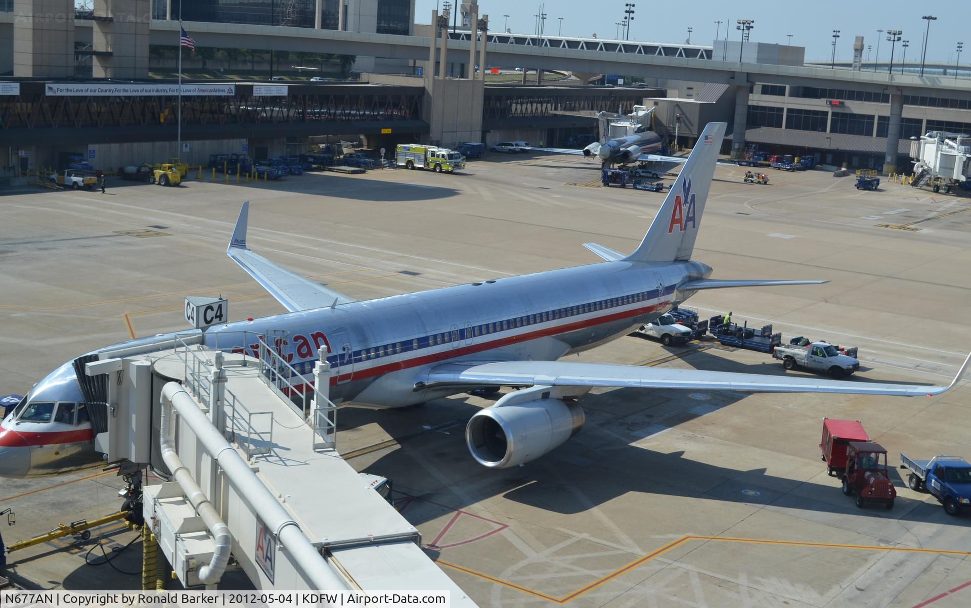 N677AN, 1998 Boeing 757-223 C/N 29427, Dallas