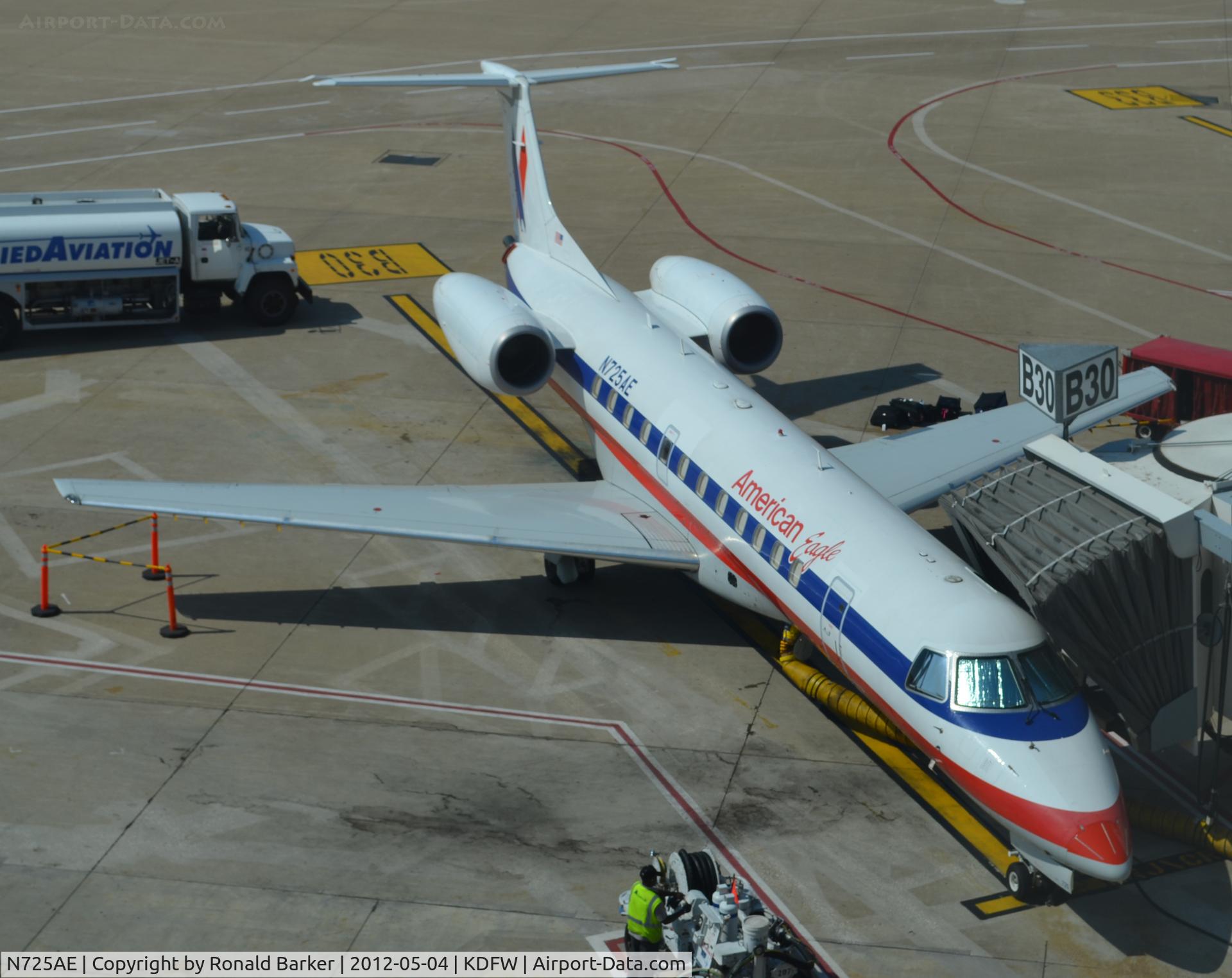 N725AE, 2000 Embraer ERJ-135LR (EMB-135LR) C/N 145312, Dallas