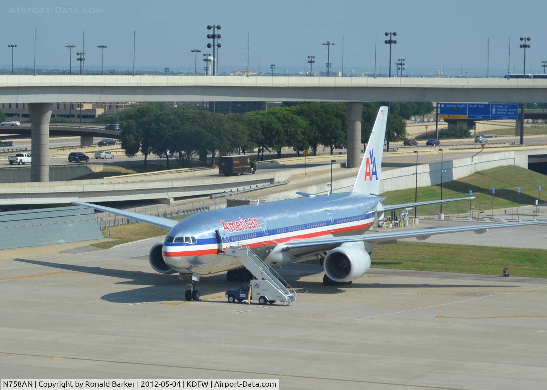 N758AN, 2001 Boeing 777-223 C/N 32637, Dallas
