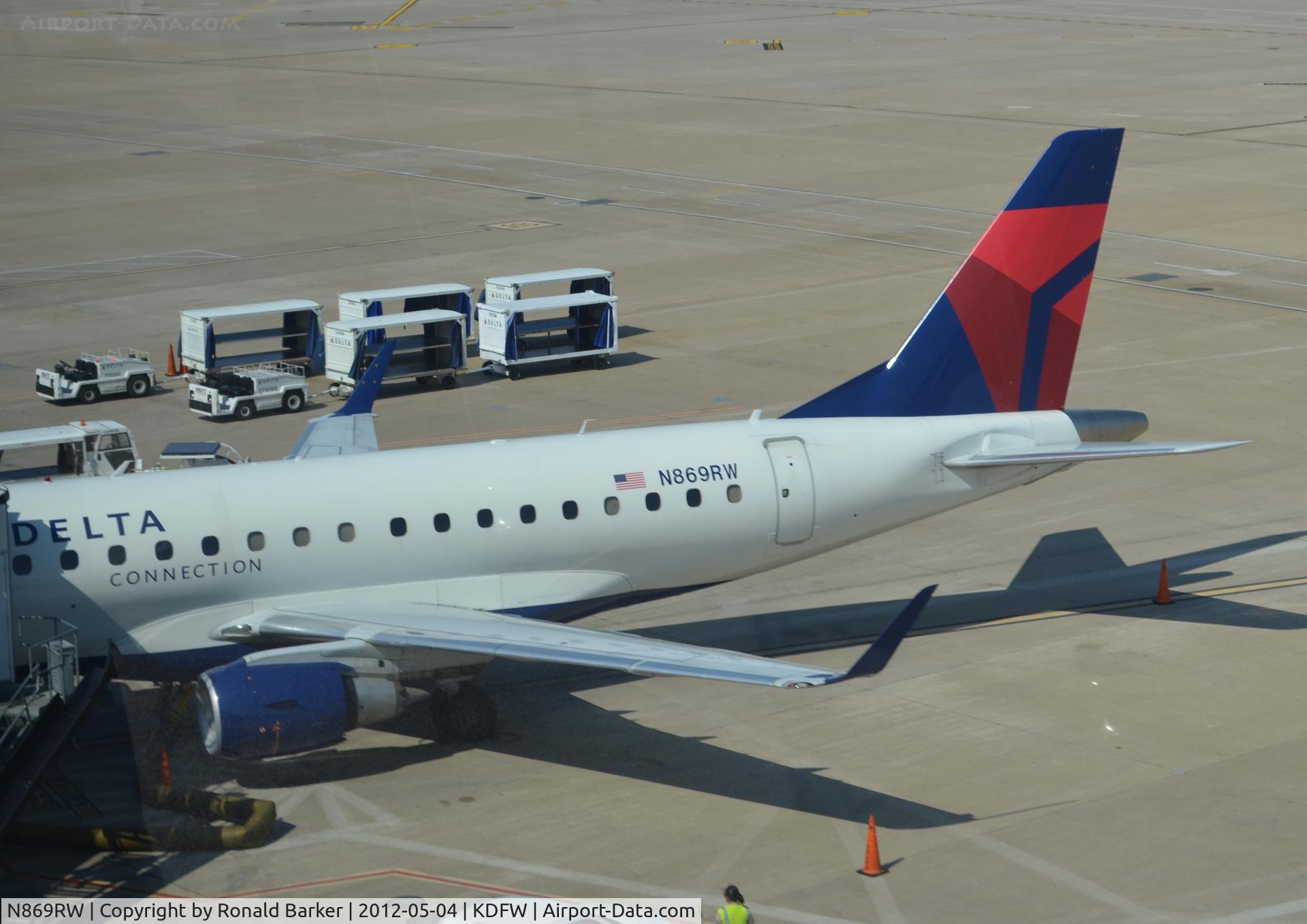 N869RW, 2006 Embraer 170SE (ERJ-170-100SE) C/N 17000133, Dallas