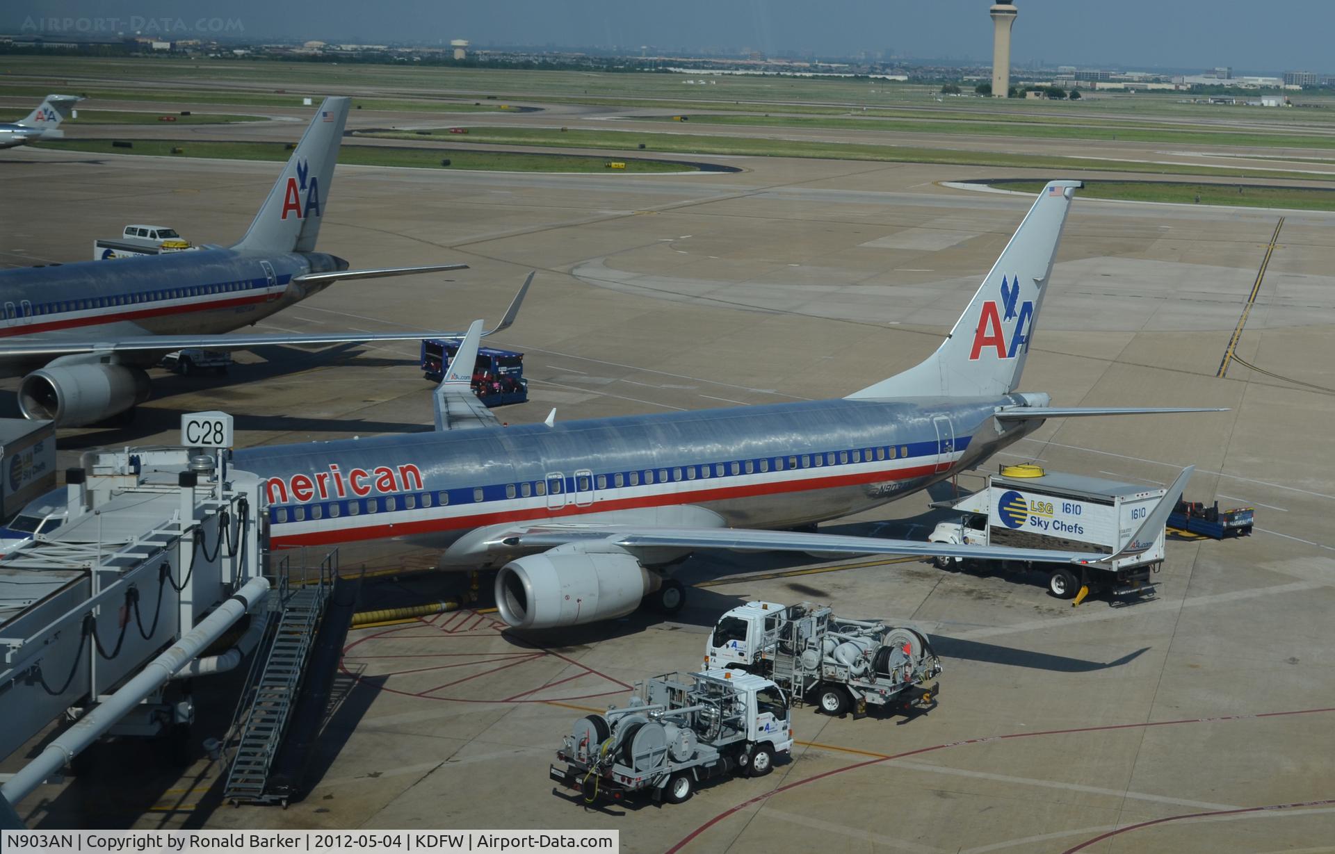 N903AN, 1999 Boeing 737-823 C/N 29505, Dallas