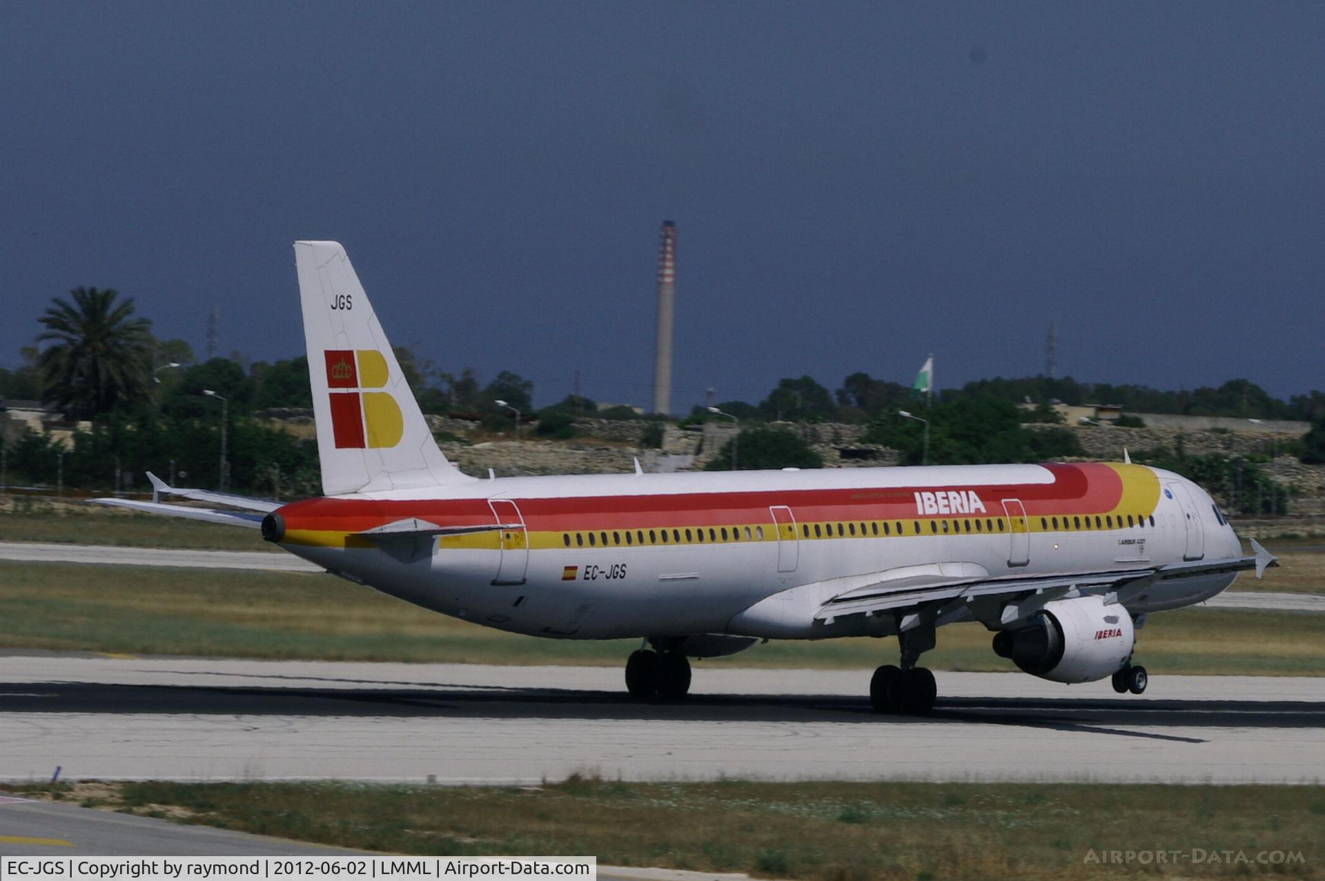 EC-JGS, 2005 Airbus A321-211 C/N 2472, A321 EC-JGS Iberia on rotation Runway13.