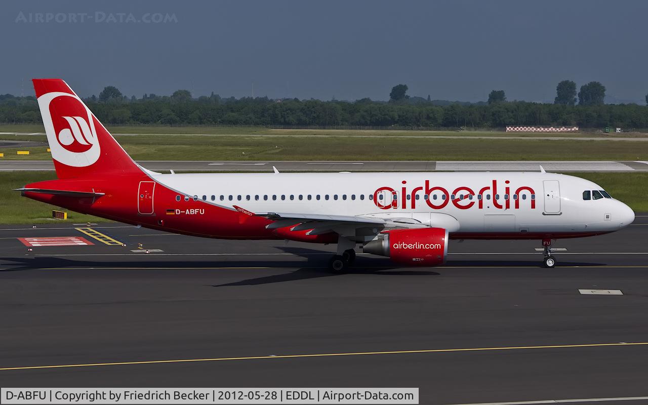 D-ABFU, 2011 Airbus A320-214 C/N 4743, taxying to the active