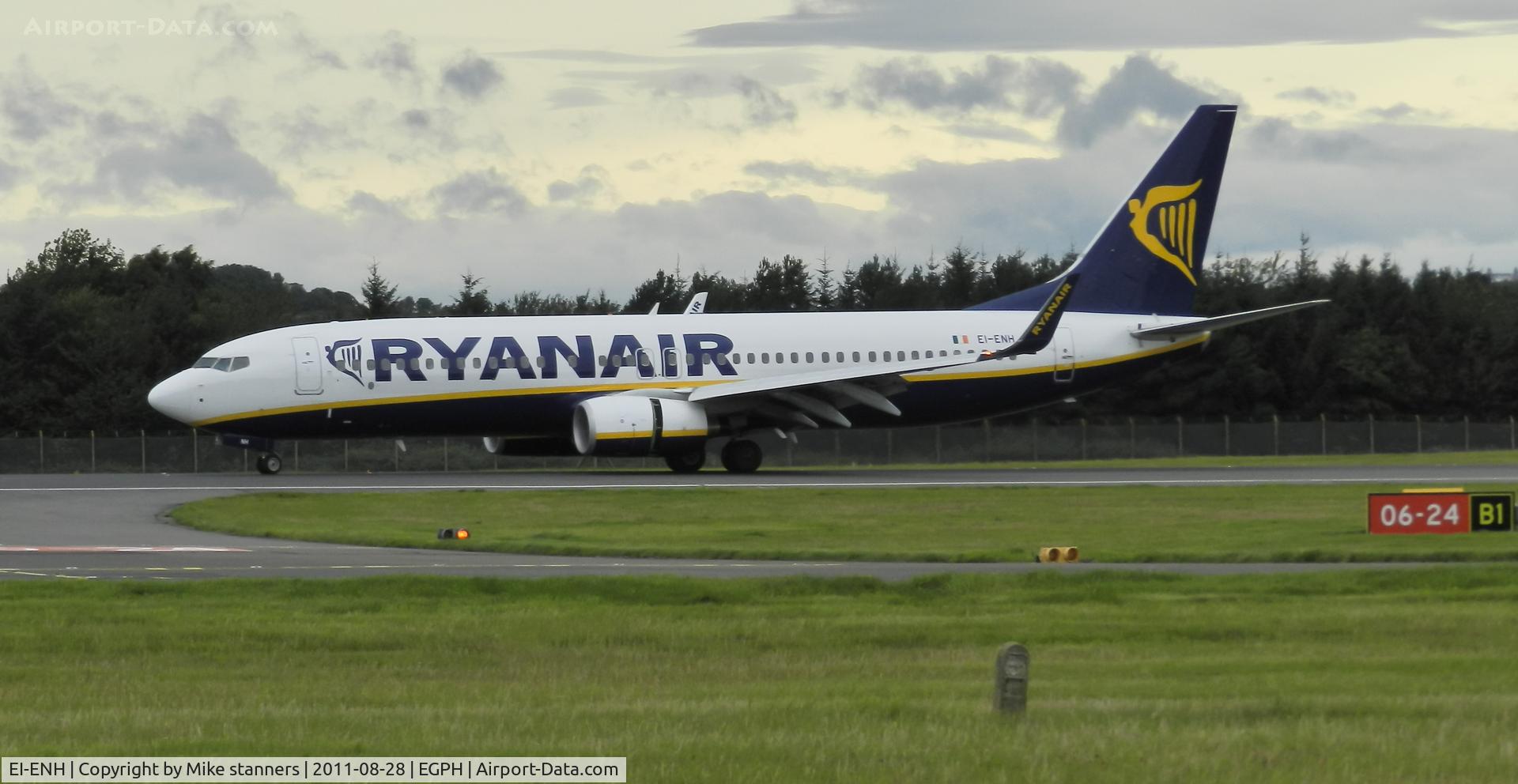 EI-ENH, 2010 Boeing 737-8AS C/N 35033, Ryanair B738 Lands on runway 24