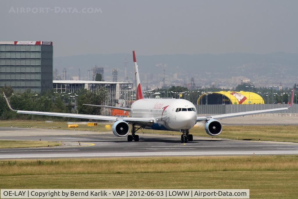 OE-LAY, 1998 Boeing 767-3Z9/ER C/N 29867, Lining up Rwy 16
