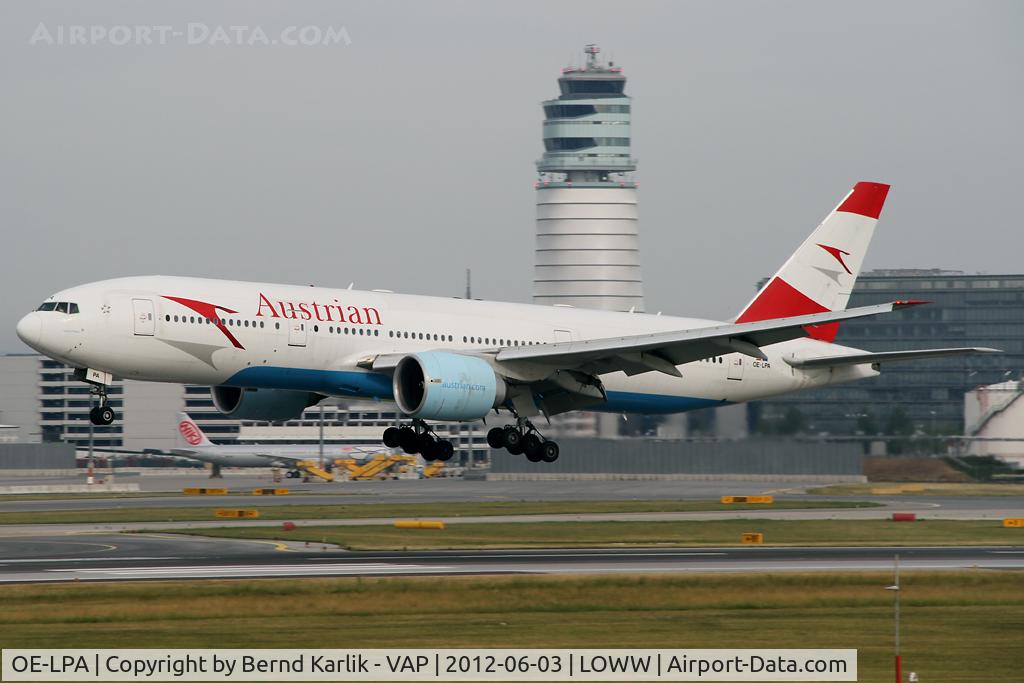 OE-LPA, 1997 Boeing 777-2Z9/ER C/N 28698, Shortly before touching down on Rwy 16