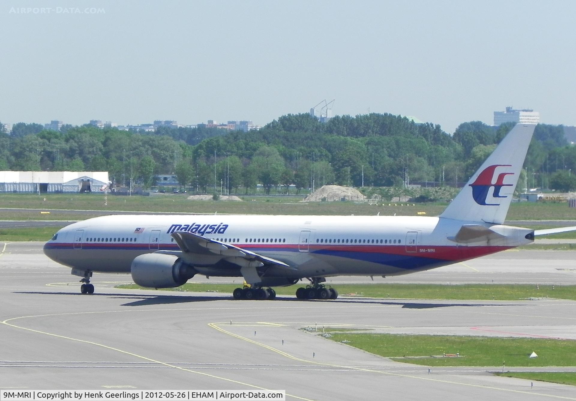 9M-MRI, 1998 Boeing 777-2H6/ER C/N 28416, Schiphol Airport