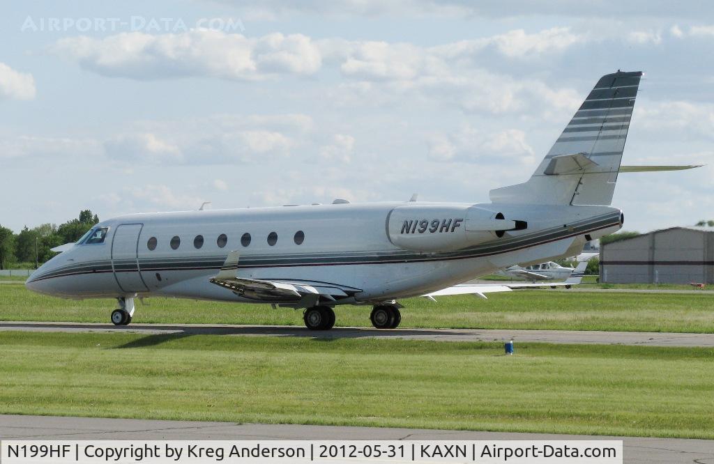 N199HF, 2000 Israel Aircraft Industries Gulfstream 200 C/N 028, Israel Aircraft Gulfstream 200 taxiing to runway 31 for departure.