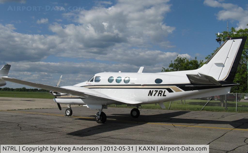 N7RL, 1987 Beech C90A King Air C/N LJ-1161, Beech C90A King Air at the fuel pump.