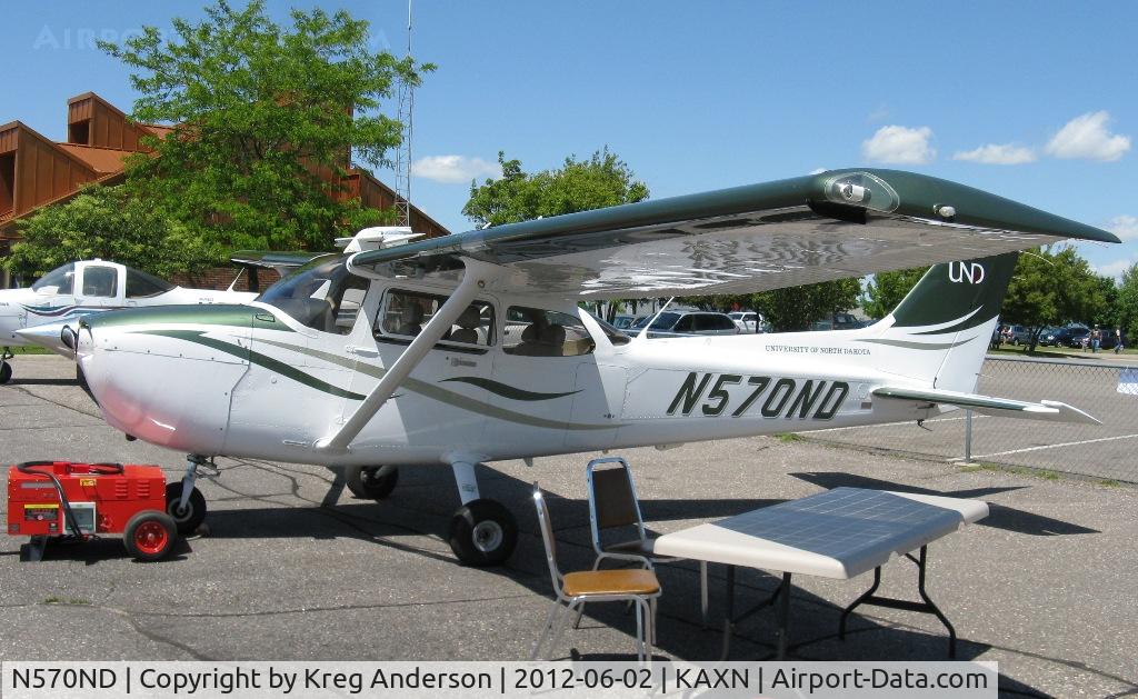 N570ND, Cessna 172S C/N 172S10847, 2012 Chandler Field Fly-in