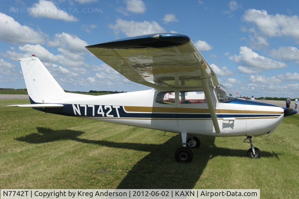 N7742T, 1960 Cessna 172A C/N 47342, 2012 Chandler Field Fly-in
