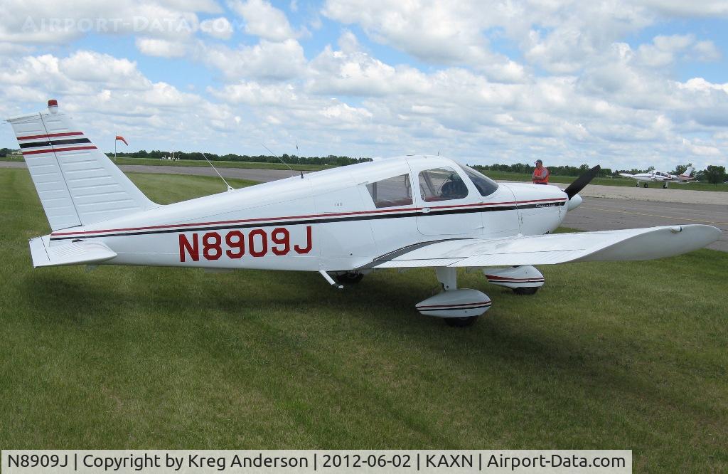 N8909J, 1965 Piper PA-28-180 C/N 28-2890, 2012 Chandler Field Fly-in