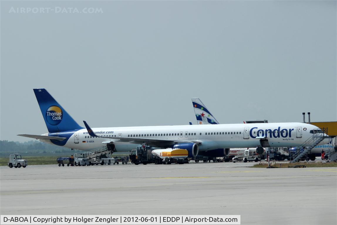 D-ABOA, 1998 Boeing 757-330 C/N 29016, Preparations for a return to Antalya/Turkey are running.....