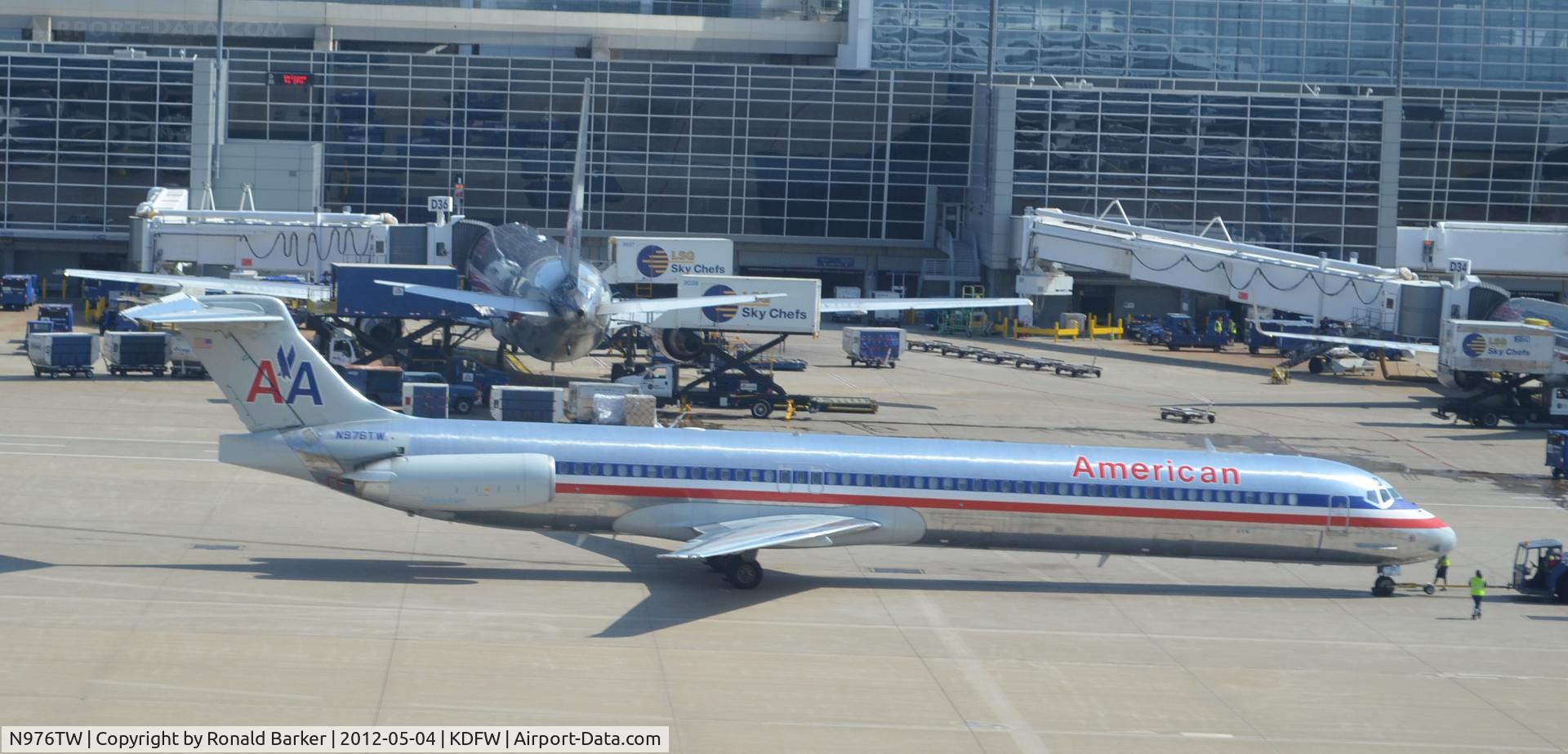 N976TW, 1999 McDonnell Douglas MD-83 (DC-9-83) C/N 53626, Dallas