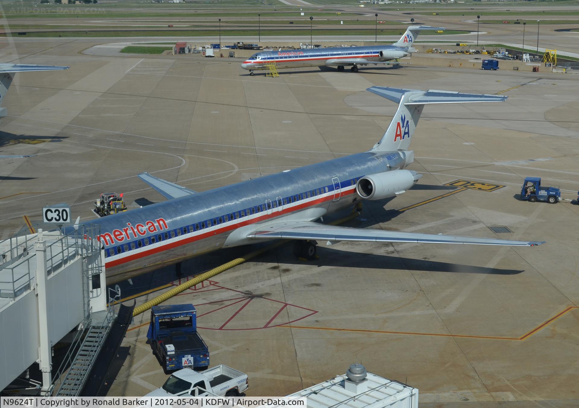 N9624T, 1998 McDonnell Douglas MD-83 (DC-9-83) C/N 53594, Dallas