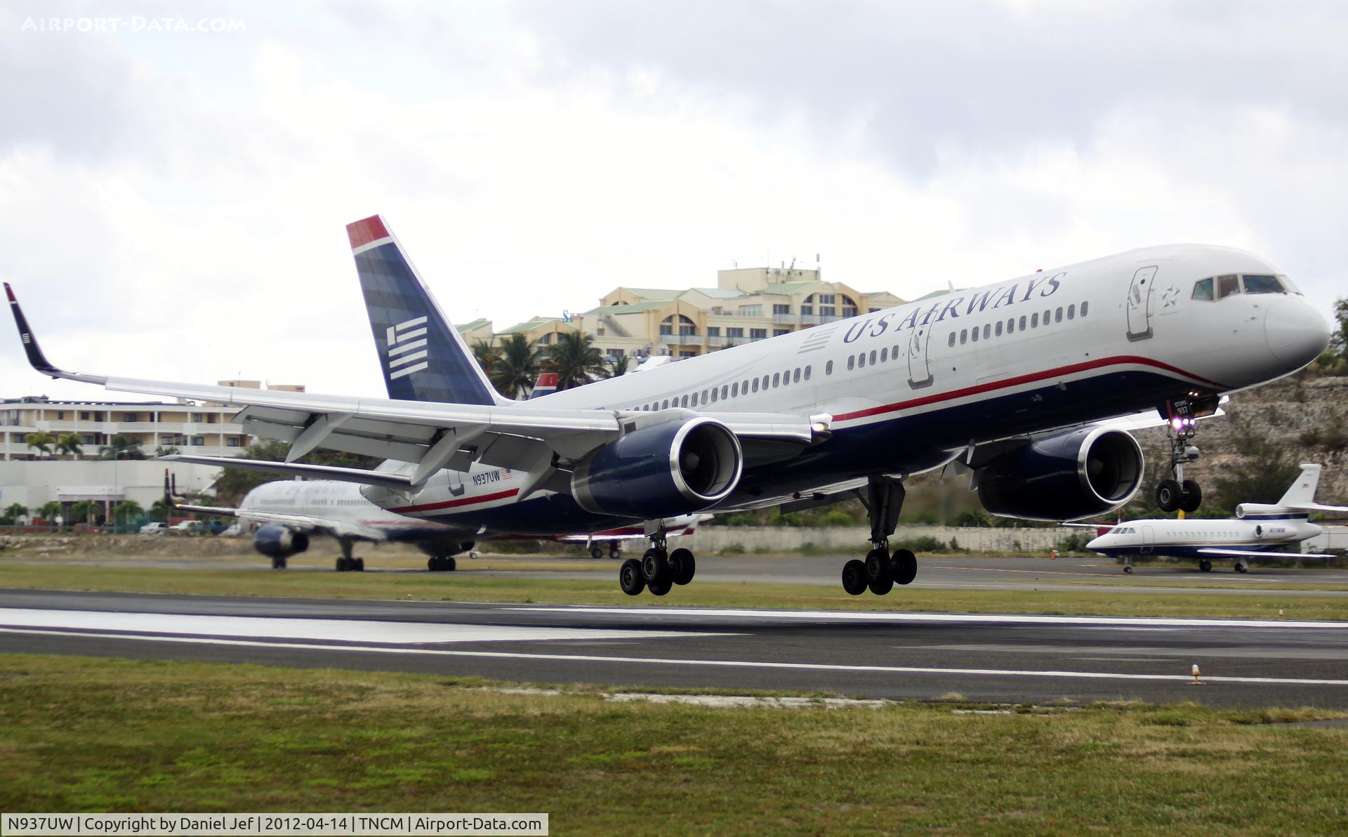N937UW, 1994 Boeing 757-2B7 C/N 27245, N937UW