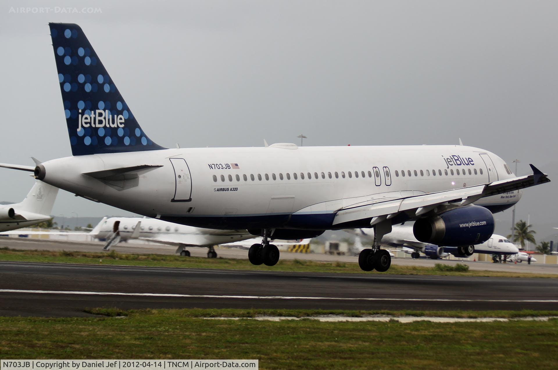 N703JB, 2008 Airbus A320-232 C/N 3381, N703JB