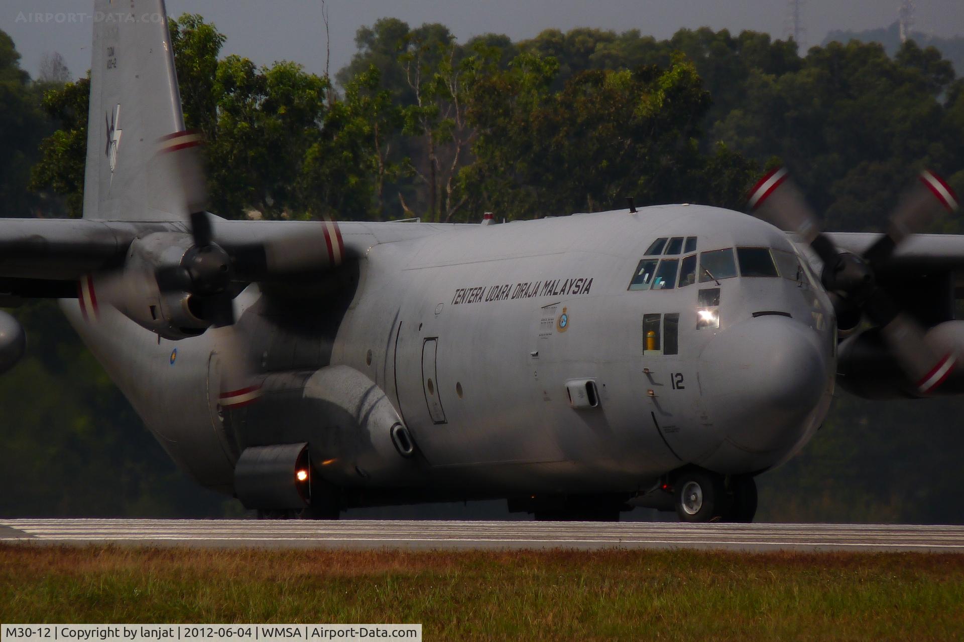 M30-12, Lockheed C-130H-30 Hercules C/N 382-5277, Close Up