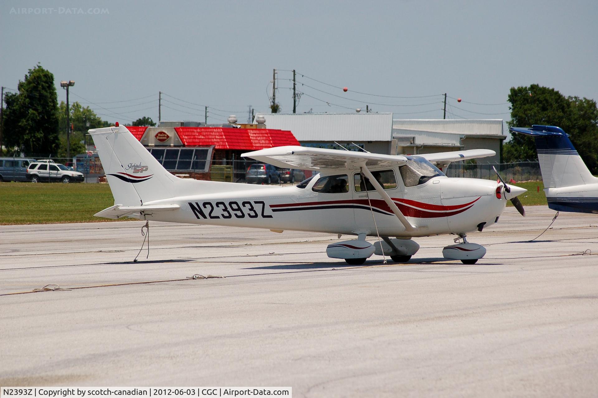 N2393Z, 2000 Cessna 172S C/N 172S8596, 2000 Cessna 172S N2393Z at Crystal River Airport, Crystal River, FL