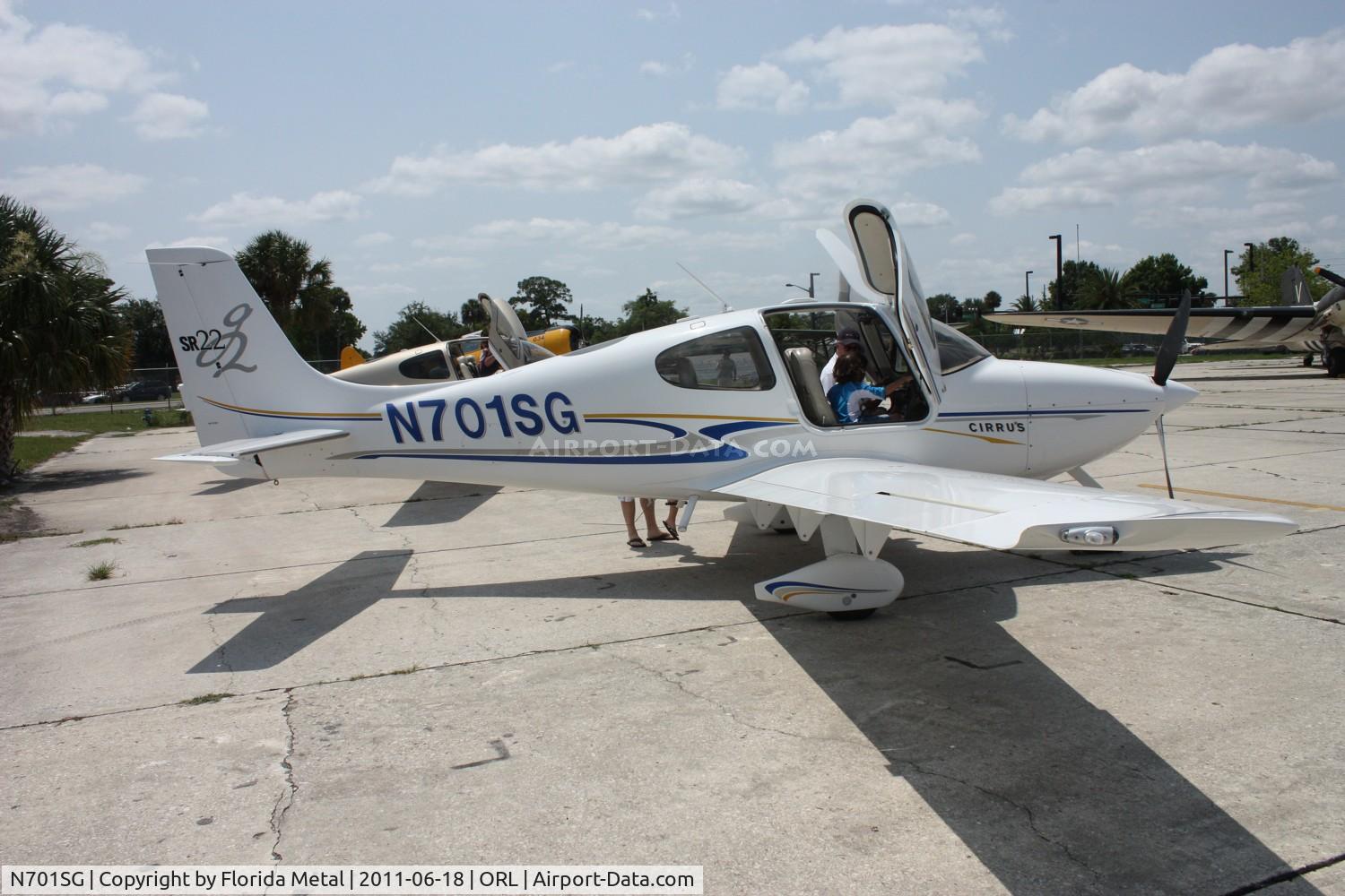 N701SG, 2004 Cirrus SR22 G2 C/N 0963, Cirrus SR22
