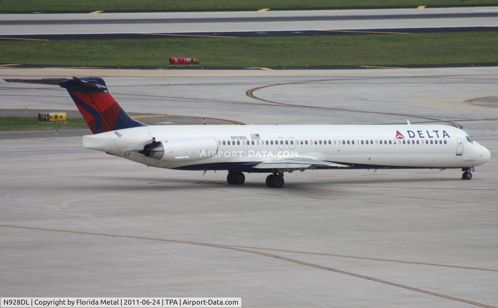 N928DL, 1988 McDonnell Douglas MD-88 C/N 49715, Delta MD-88