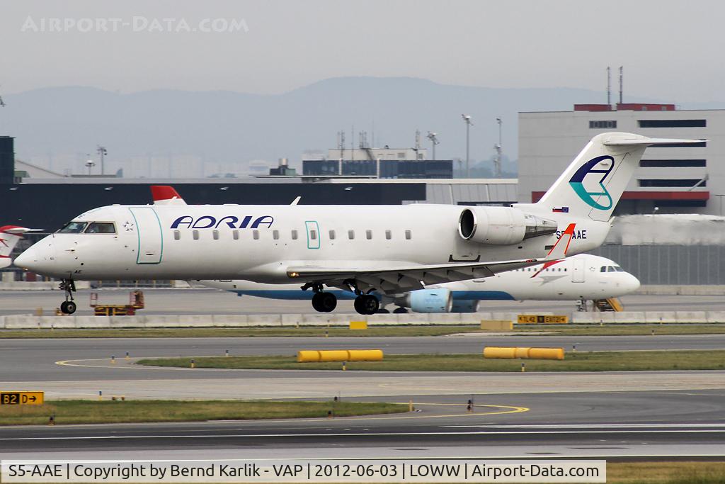 S5-AAE, 1998 Canadair CRJ-200LR (CL-600-2B19) C/N 7170, Shortly before toching down on rwy 16