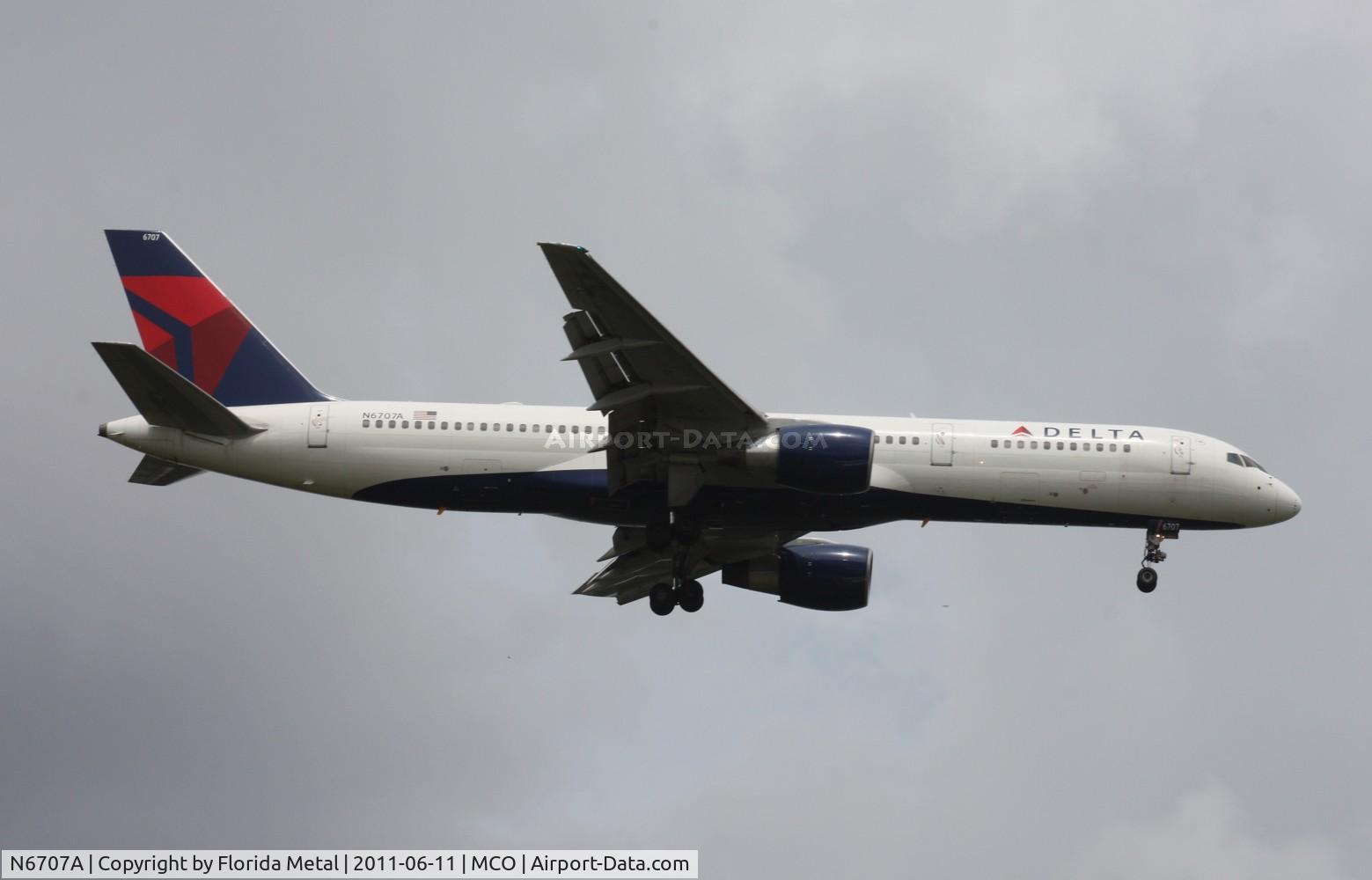 N6707A, 2000 Boeing 757-232 C/N 30395, Delta 757