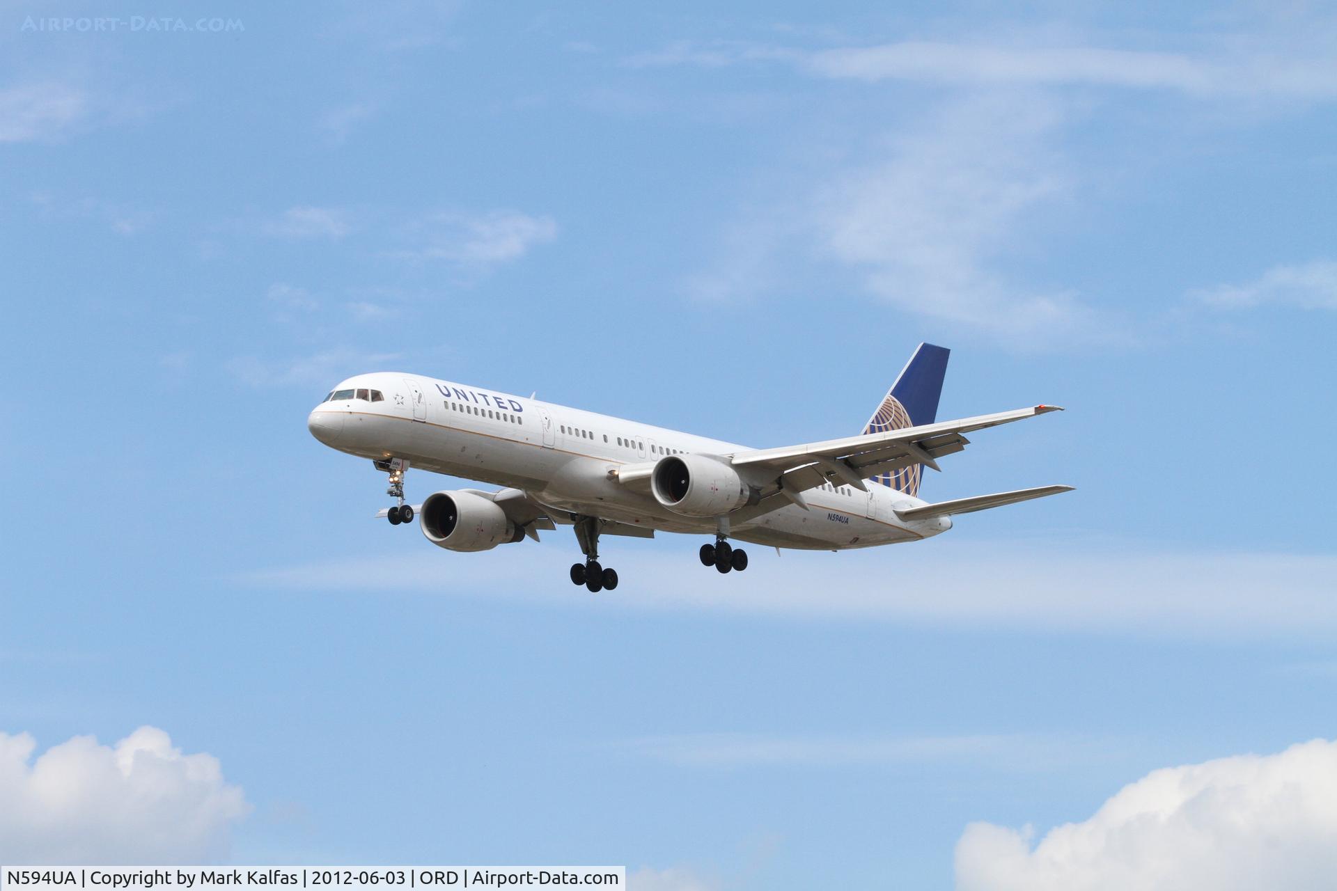N594UA, 1996 Boeing 757-222 C/N 28145, United Airlines Boeing 757-222, UAL908 arriving from Denver, RWY 28 approach KORD.