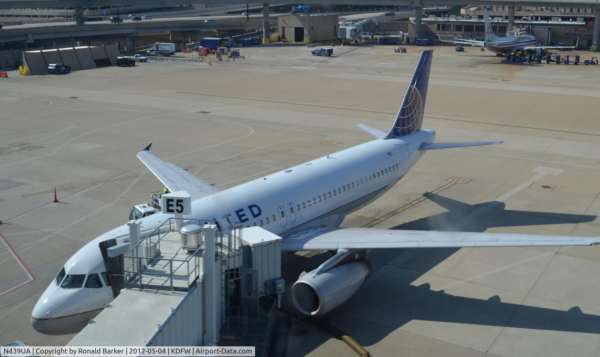 N439UA, 1997 Airbus A320-232 C/N 683, Dallas