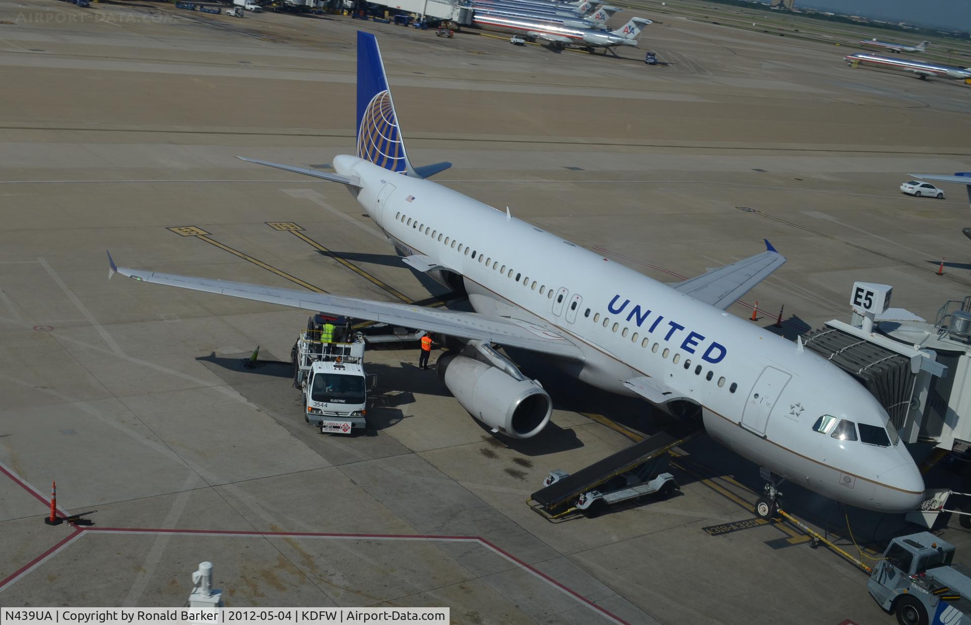 N439UA, 1997 Airbus A320-232 C/N 683, Dallas