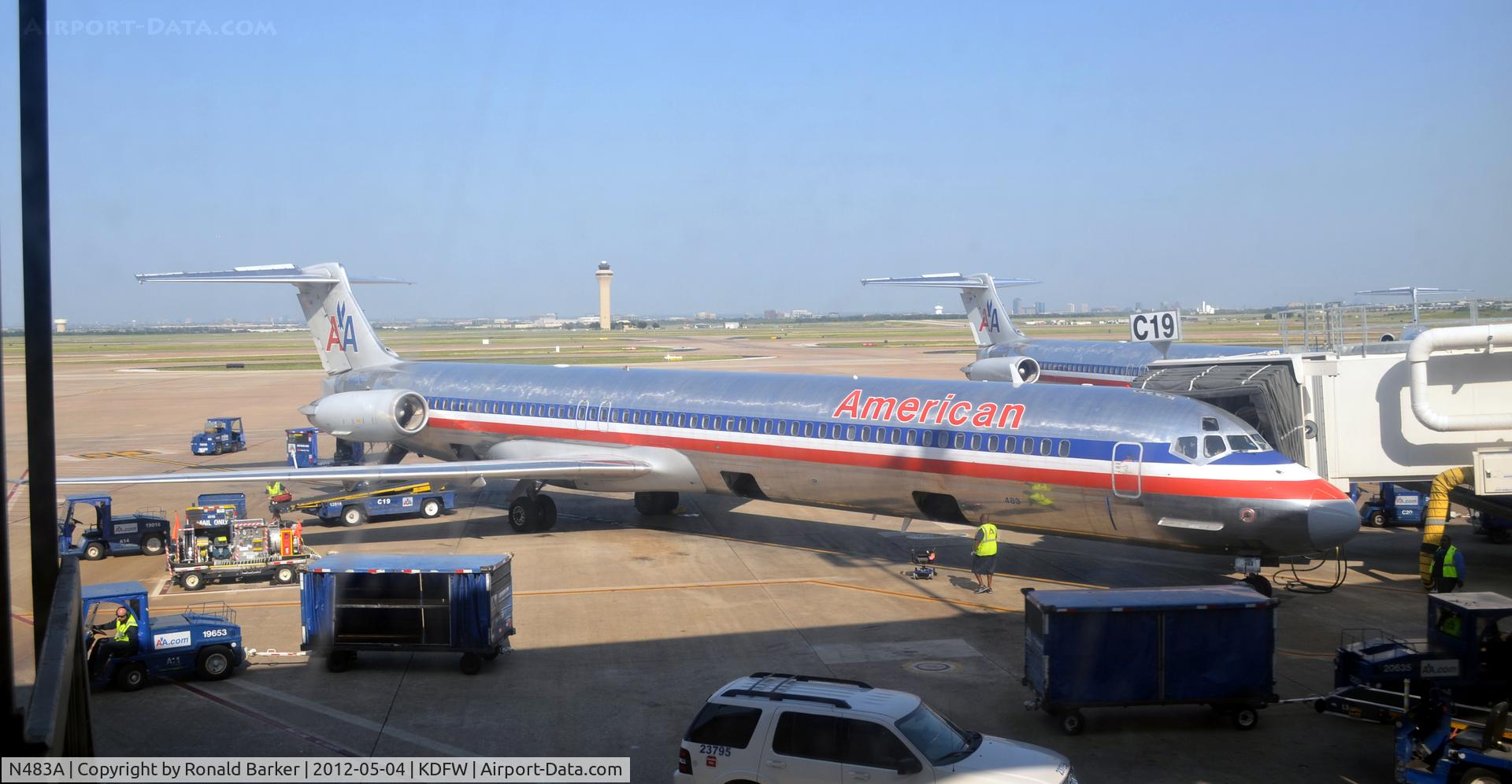 N483A, 1988 McDonnell Douglas MD-82 (DC-9-82) C/N 49676, Dallas