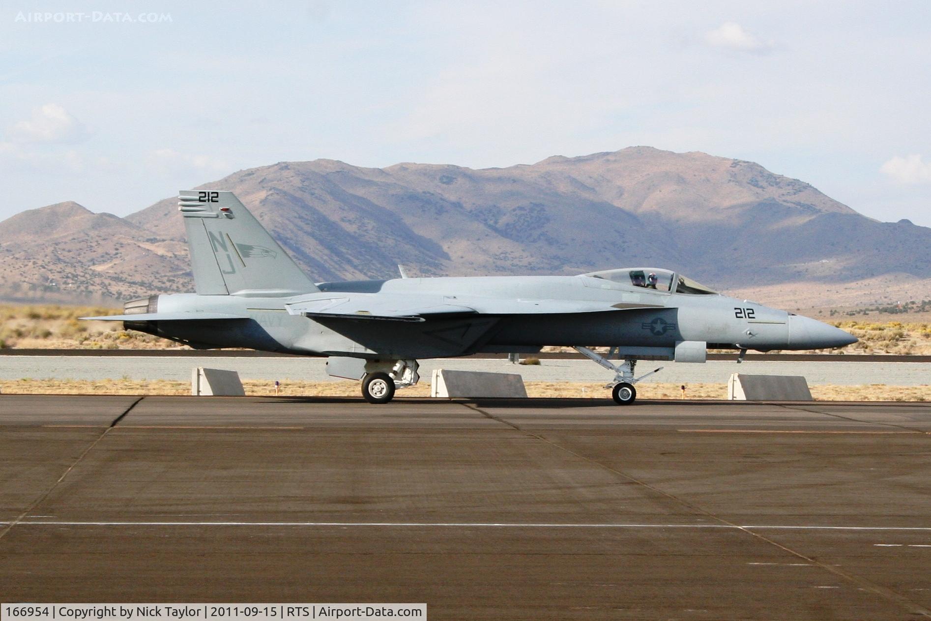 166954, Boeing F/A-18E Super Hornet C/N E196, Reno 2011