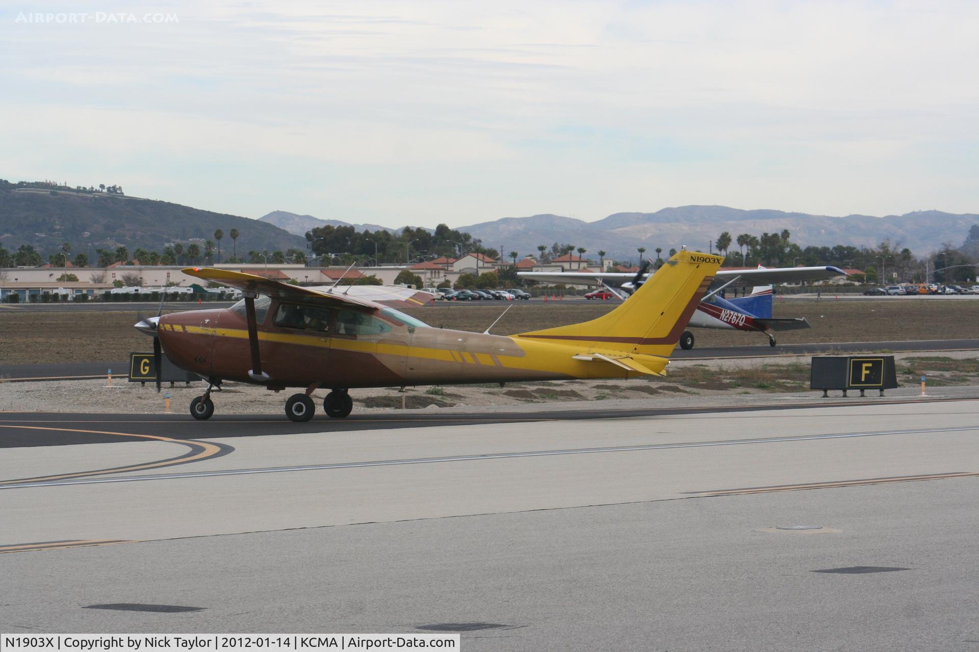 N1903X, 1965 Cessna 182H Skylane C/N 18256003, Taxxing to 26