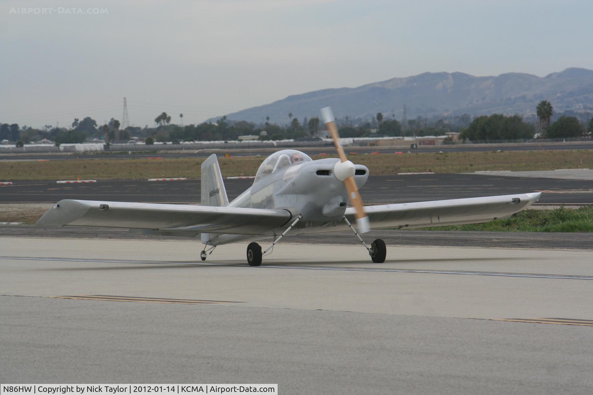 N86HW, Walker Jj/hull Da VANS RV-4 C/N WHB-RV4-301, Taxiing to the restaurant