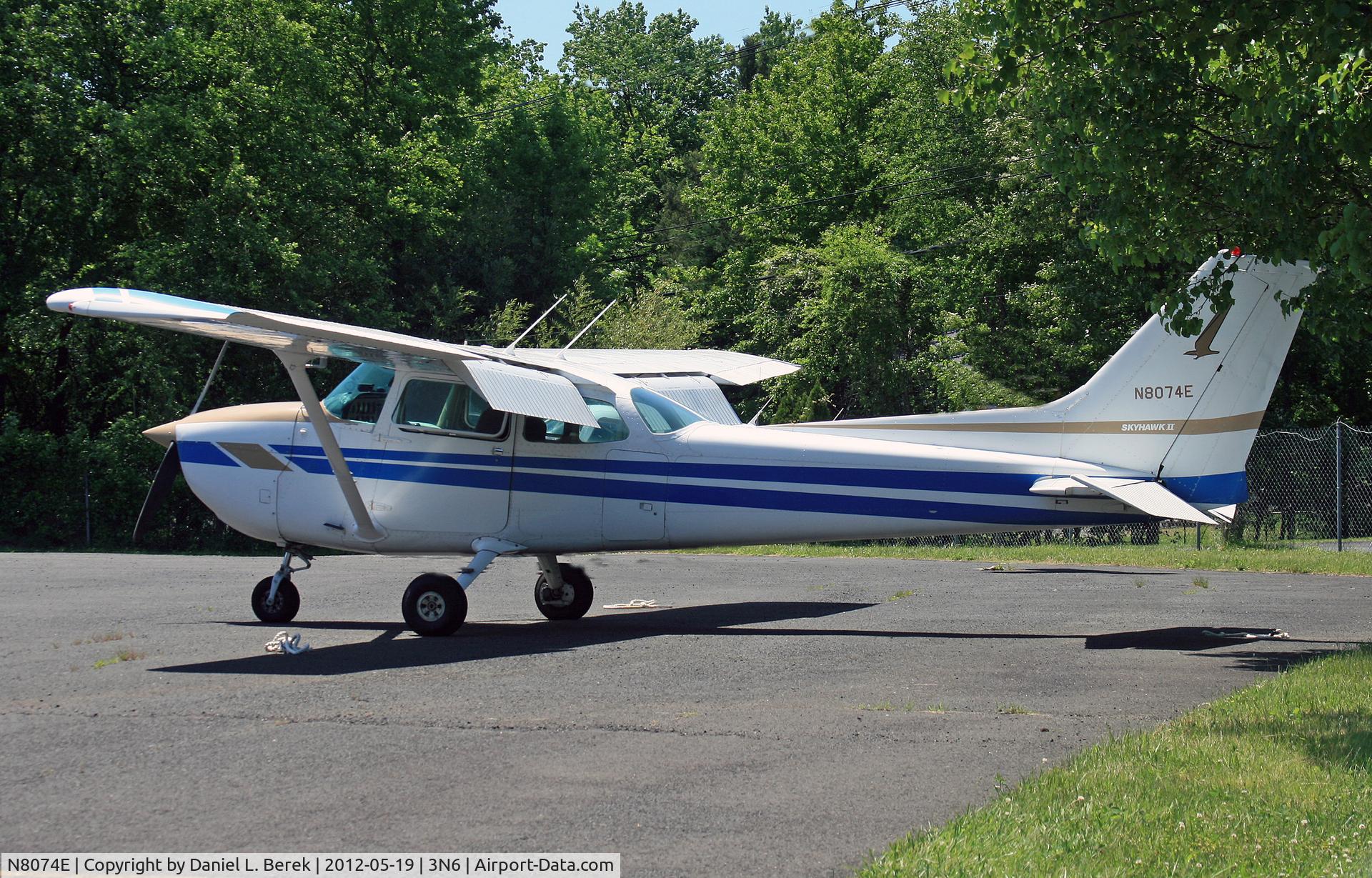 N8074E, Cessna 172N C/N 17272130, This circa 1980 specimen is a particularly handsome example of a Skyhawk.