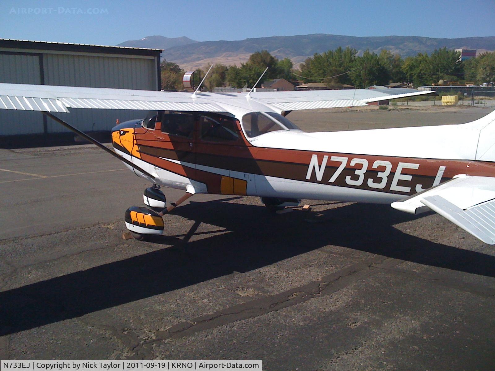 N733EJ, 1976 Cessna 172N C/N 17268235, Leaving after the air races