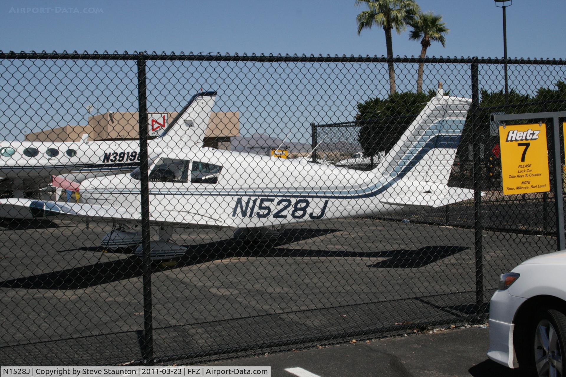 N1528J, 1967 Piper PA-28-140 C/N 28-23927, Taken at Falcon Field Airport, in March 2011 whilst on an Aeroprint Aviation tour