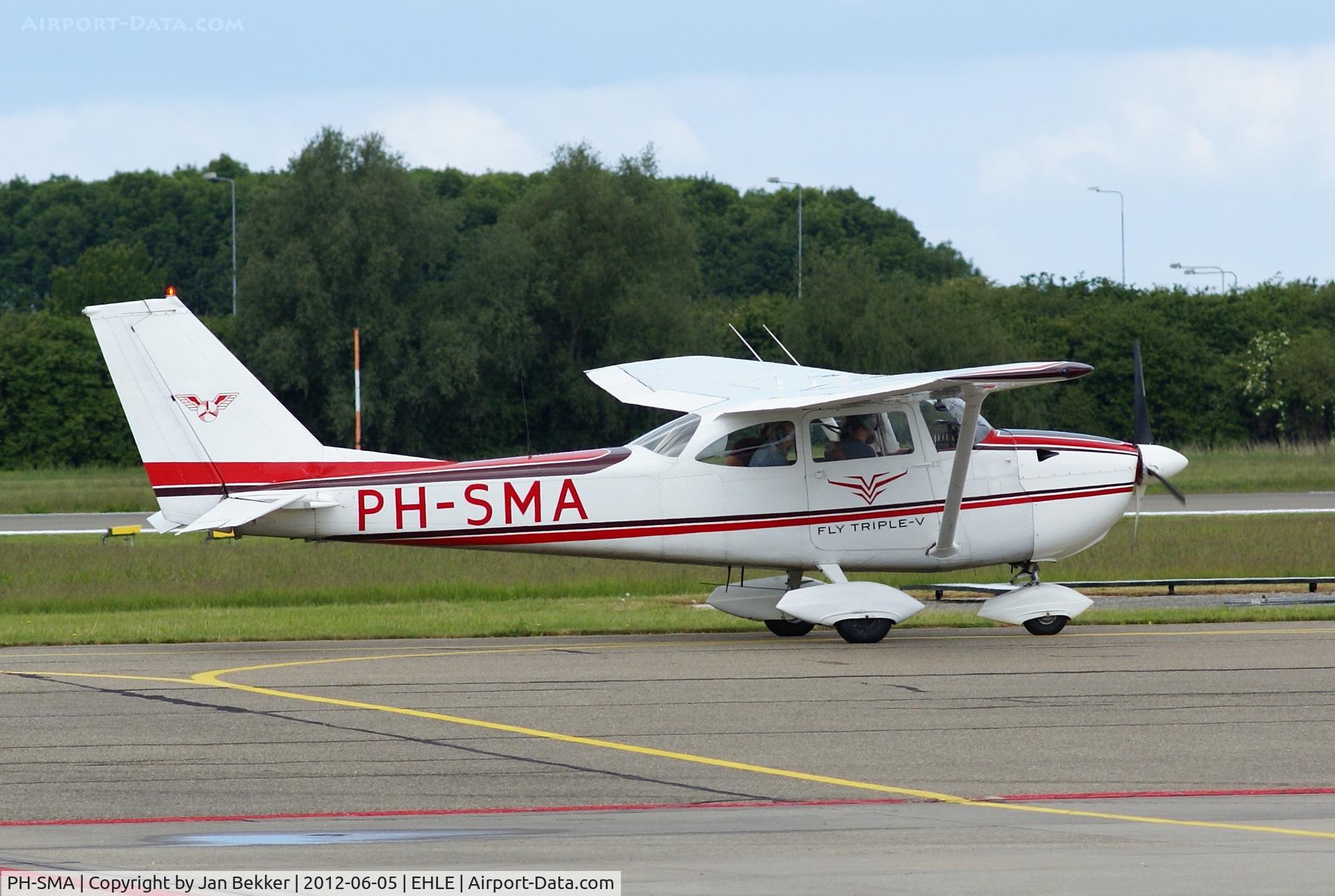 PH-SMA, Reims F172H Skyhawk C/N 0506, Airport Lelystad