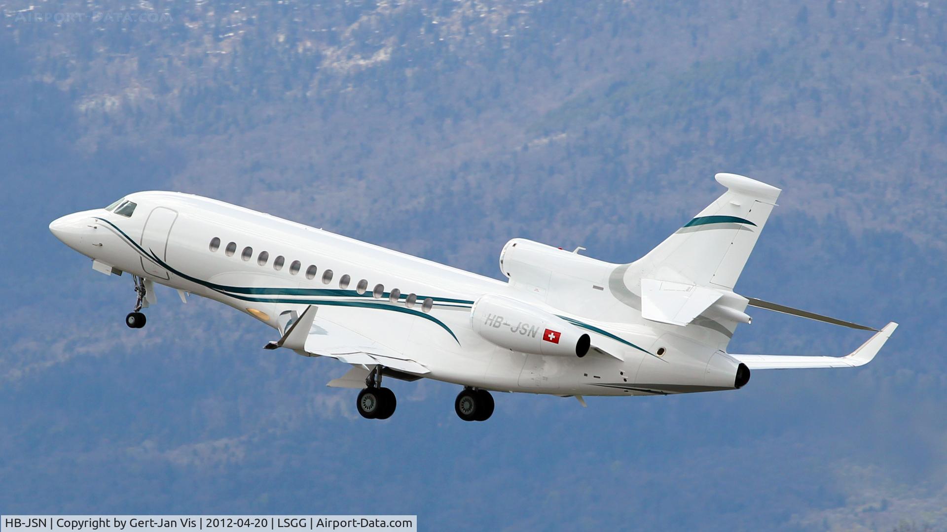 HB-JSN, 2009 Dassault Falcon 7X C/N 076, Just took off at GVA