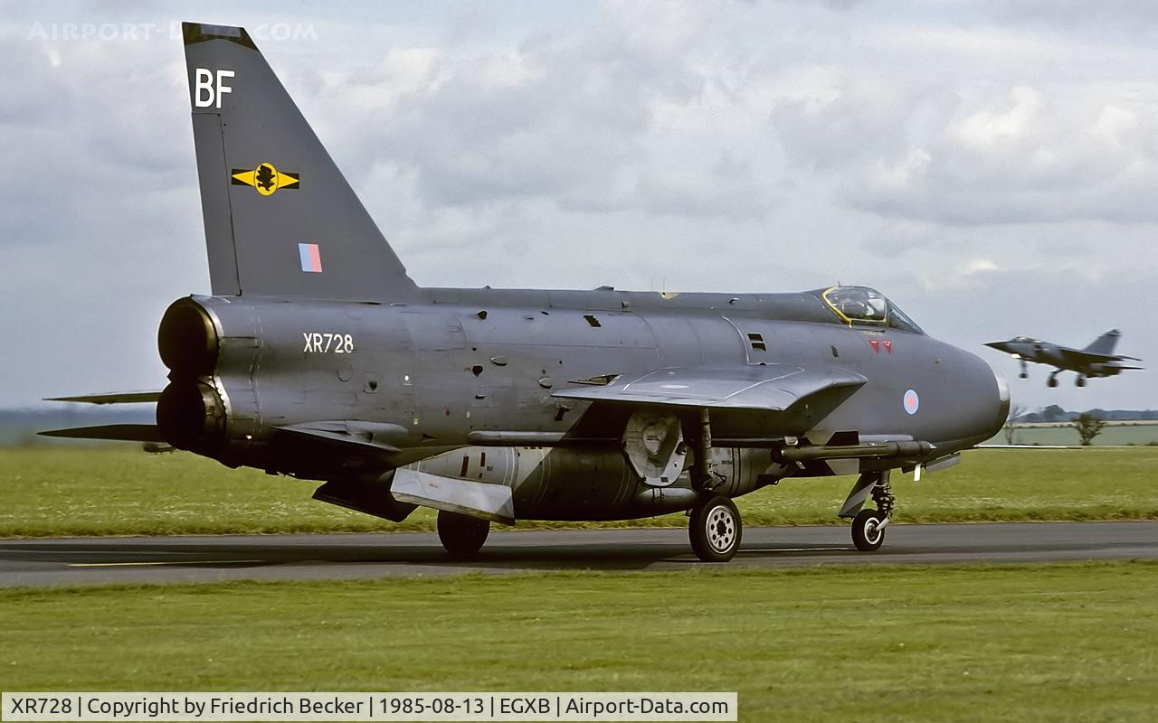 XR728, 1965 English Electric Lightning F.6 C/N 95213, taxying to the active