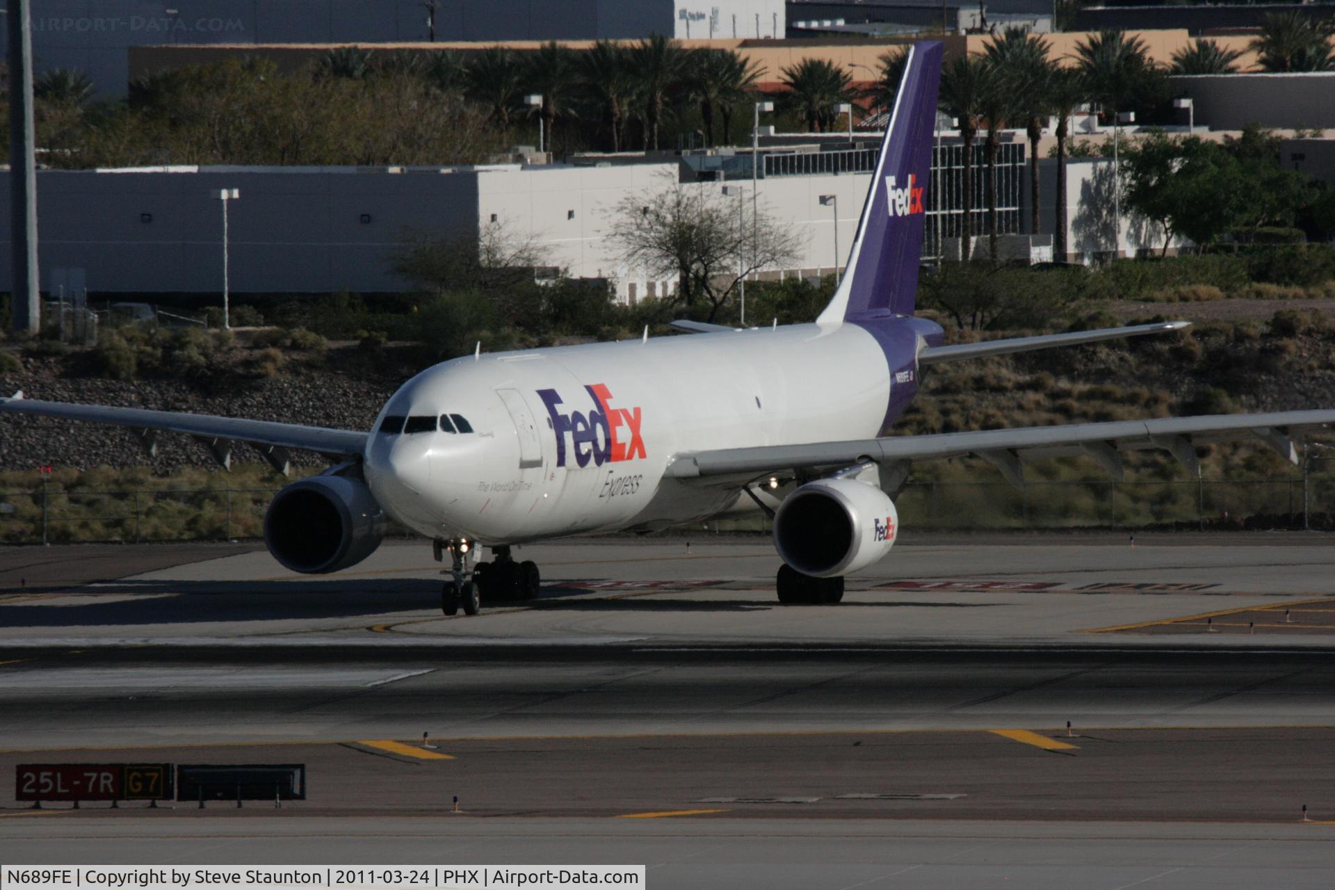N689FE, 2007 Airbus A300F4-605R C/N 0875, Taken at Phoenix Sky Harbor Airport, in March 2011 whilst on an Aeroprint Aviation tour