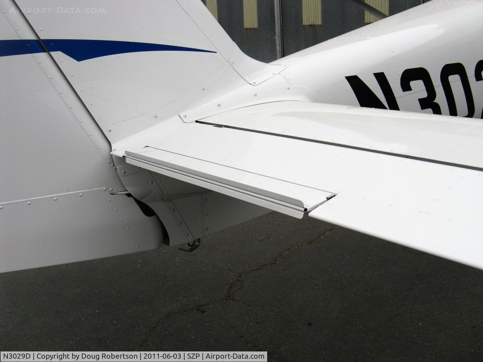 N3029D, 2011 Cessna 162 Skycatcher C/N 16200097, 2011 Cessna 162 SKYCATCHER of CP Aviation, Continental O-200-D 100 Hp LSA, unusual spoiler-like device on trailing edge of horizontal stabilizer trim tab